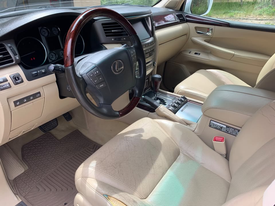 2011 Lexus LX 570 in Castle Rock, CO (photo 6) — photo 6