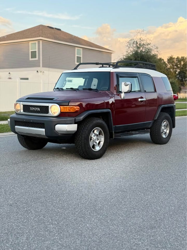2008 Toyota FJ Cruiser — photo 2