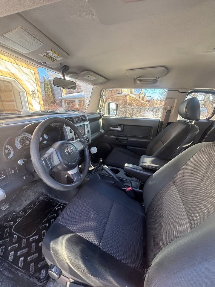 2007 Toyota FJ Cruiser in Hamilton, ON (photo 8)
