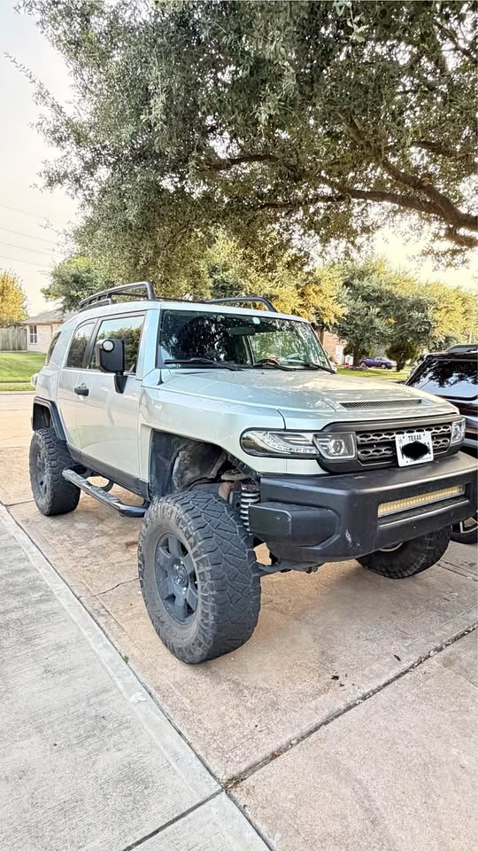 2007 Toyota FJ Cruiser · Sport Utility 2D (photo 1)