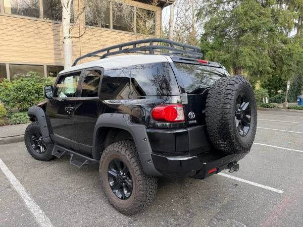 2007 Toyota FJ Cruiser in Bellevue, WA (photo 2) — photo 2