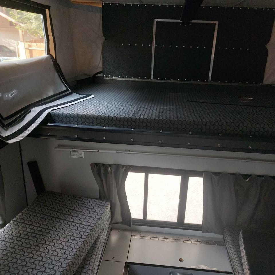 2015 Four Wheel Camper grandby in The Colony, TX (photo 11) — photo 11