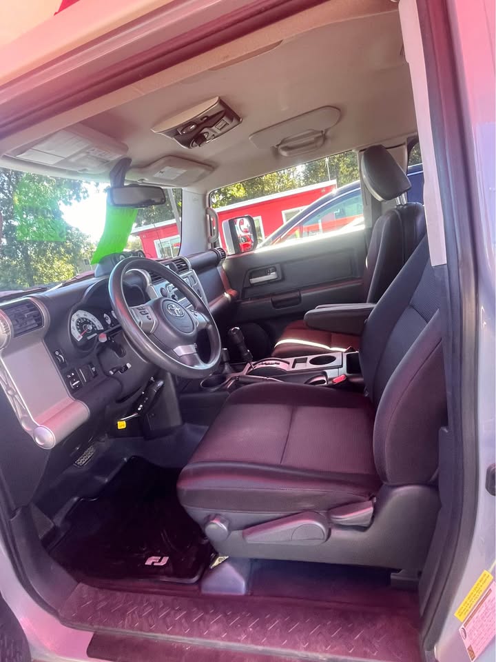 2014 Toyota FJ Cruiser · Sport Utility 2D in Chico, CA (photo 4) — photo 4