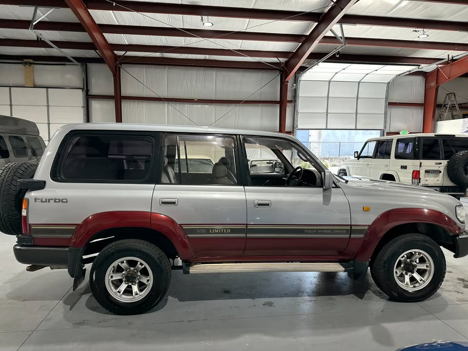 1990 Toyota Land Cruiser in Mukilteo, WA (photo 5) — photo 5