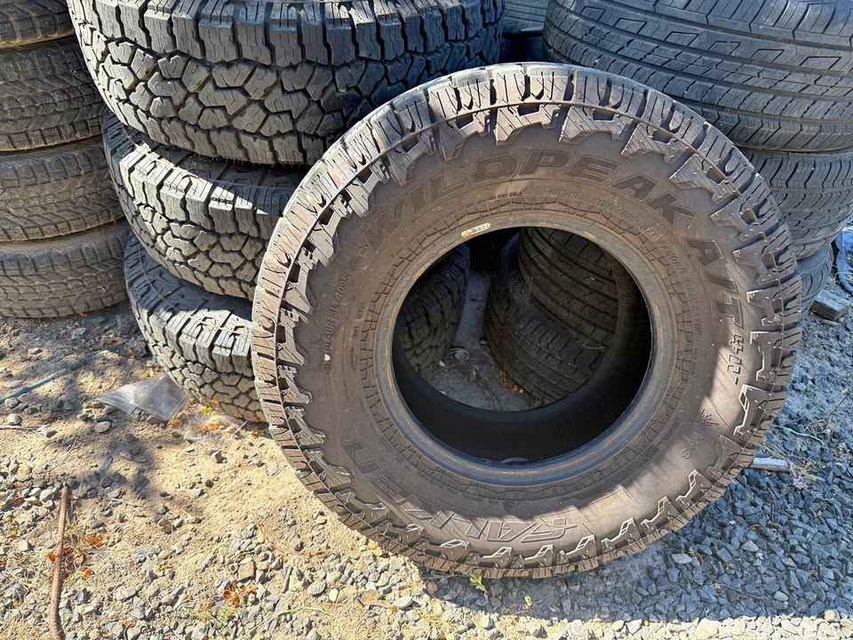 31x10.50r15 falken wildpeak in Hood River, OR (photo 1)