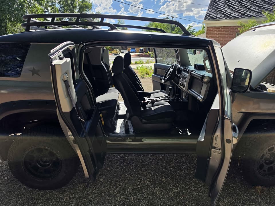 2007 Toyota FJ Cruiser in Sandy, UT (photo 6)