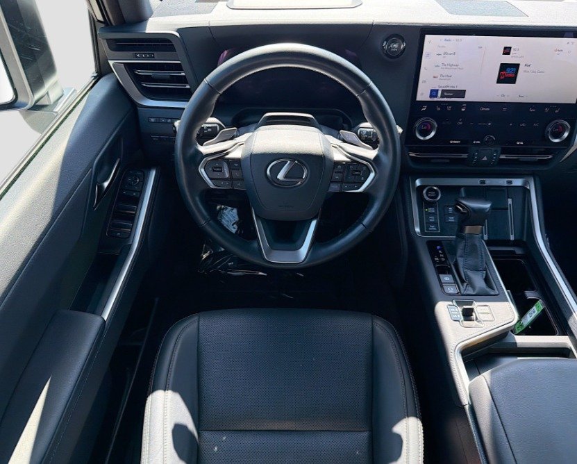 2025 Lexus GX 550 Overtrail in Tampa, FL (photo 8) — photo 8