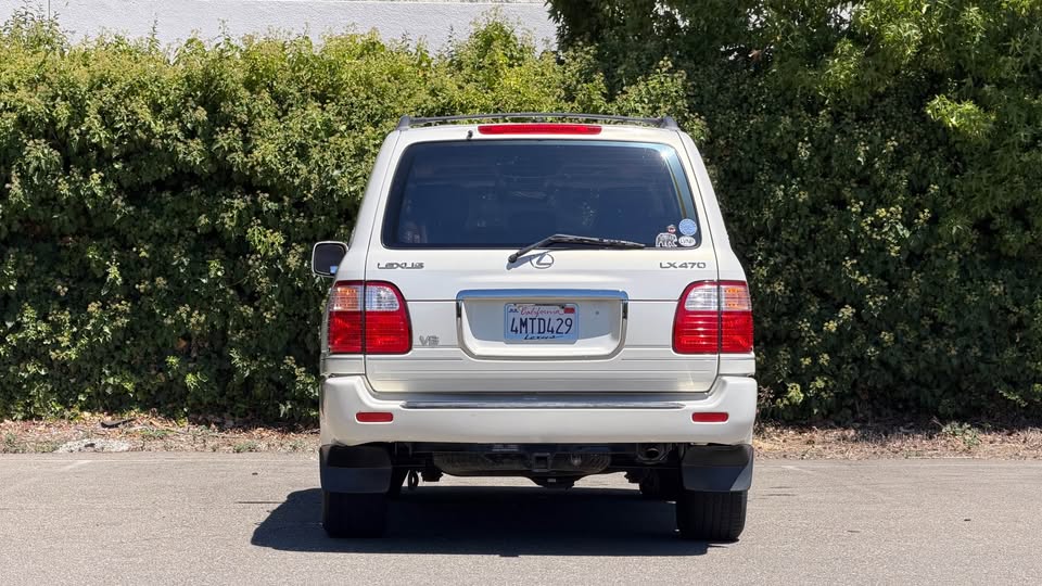2000 Lexus LX · LX 470 Sport Utility 4D in Pleasanton, CA (photo 6) — photo 6