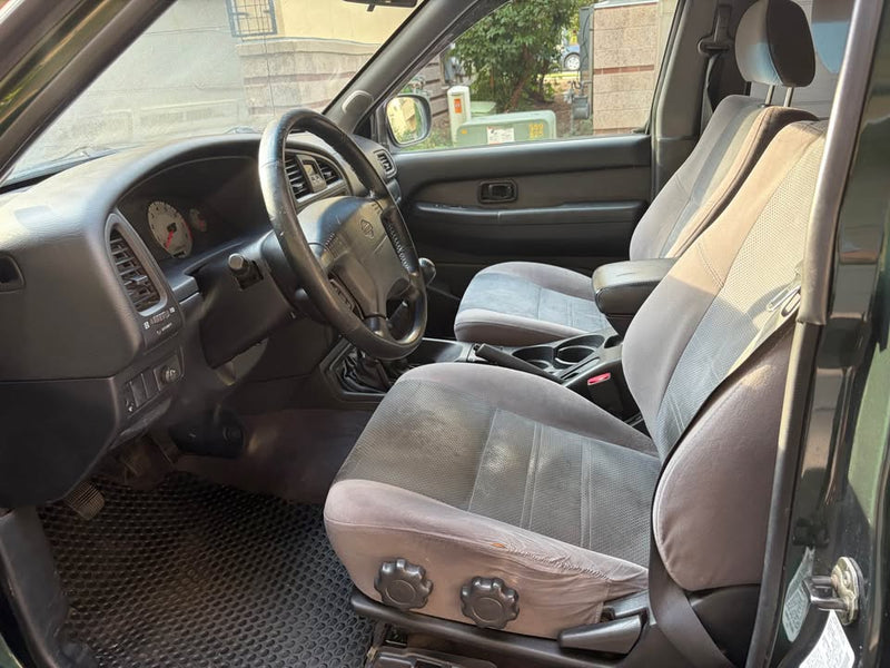 2001 Nissan Pathfinder SE Off-Road Sport Utility 4D (photo 10) — photo 10