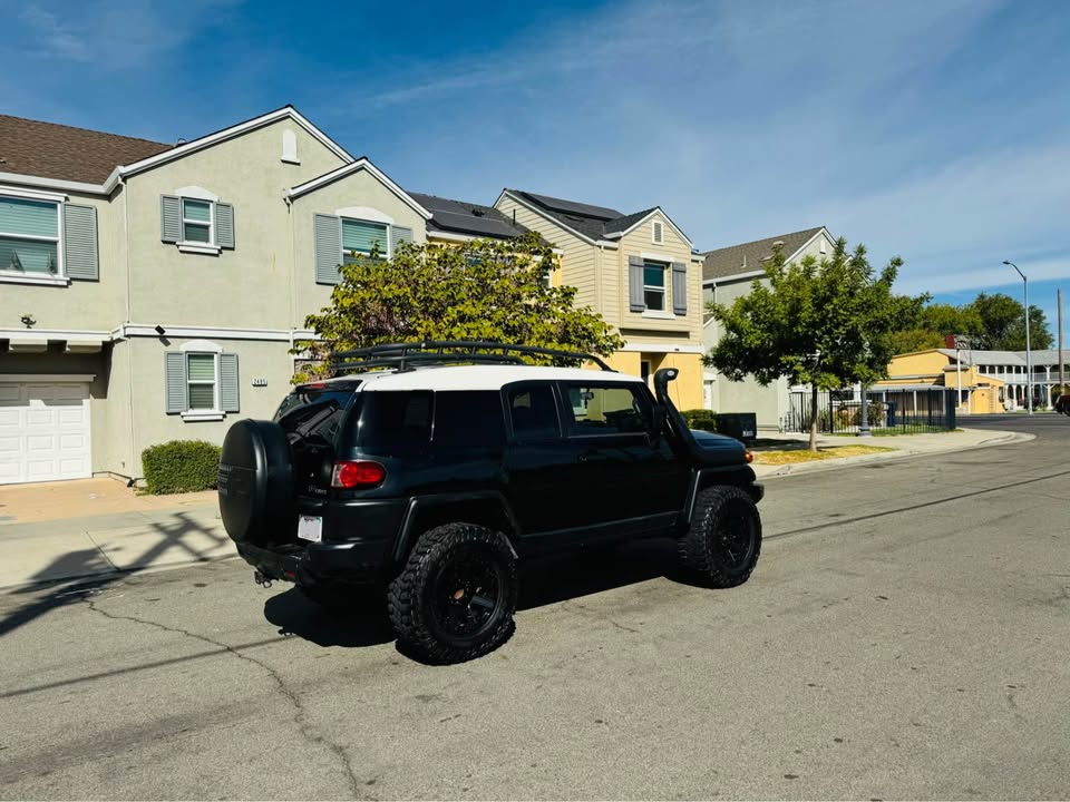2008 Toyota FJ Cruiser · Sport Utility 2D in Sacramento, CA (photo 9) — photo 9