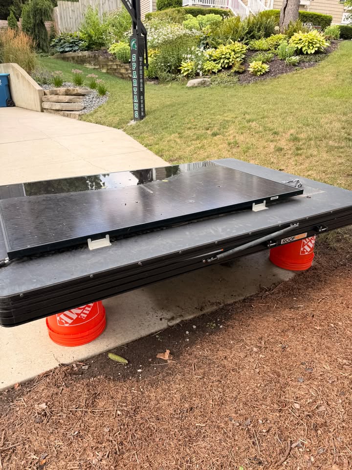 Roofnest Rooftop Tent with Solar Panel (photo 4) — photo 4
