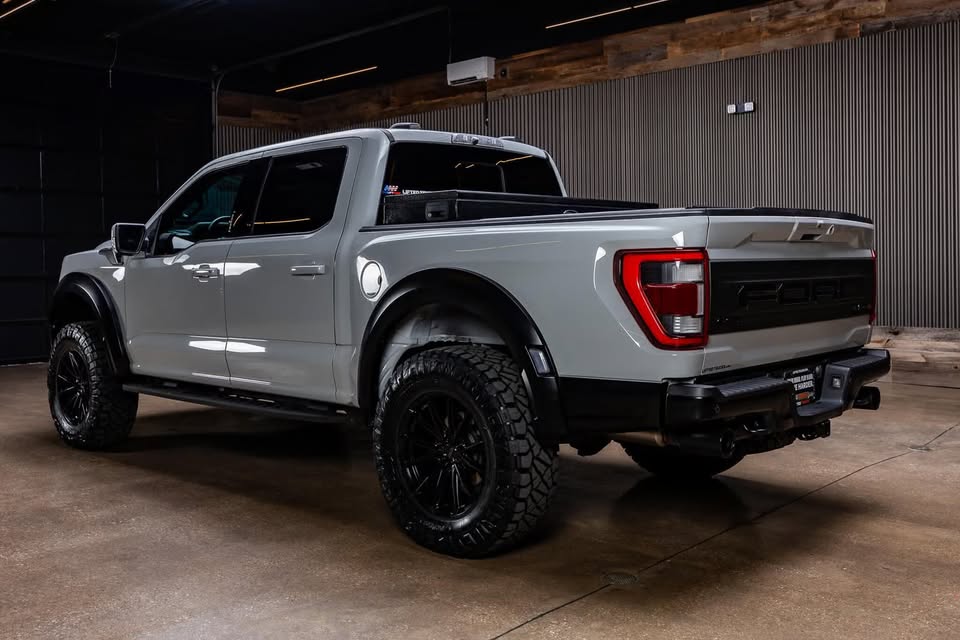 2023 Ford F-150 Raptor R (photo 8) — photo 8