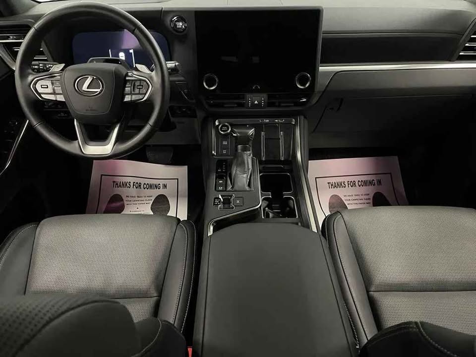 2025 Lexus GX (photo 9) — photo 9