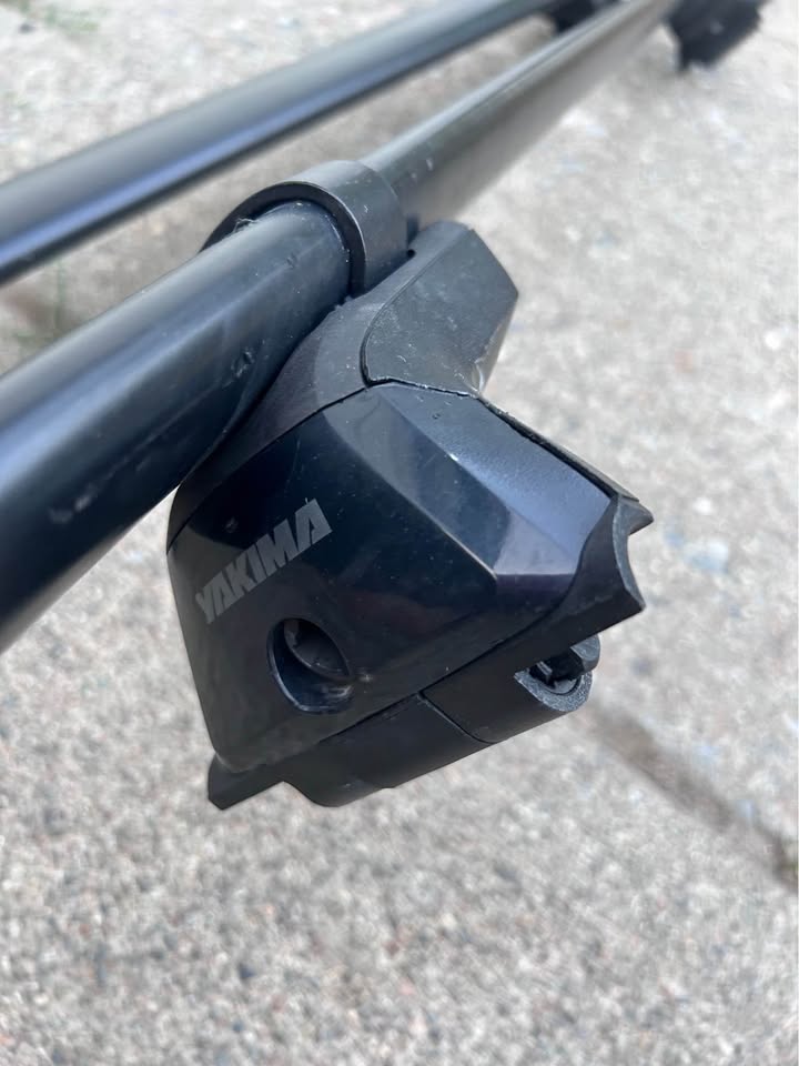 Yakima Roof Rack Skyline Towers and 50” Core Bars in Spokane, WA (photo 2)