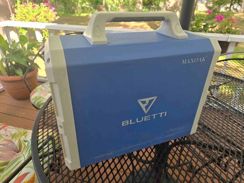 BLUETTI EB150 1kW 1500Wh 110V Power Generator USB-C PD w/ AC Adapter in Fruitport, MI (photo 2)