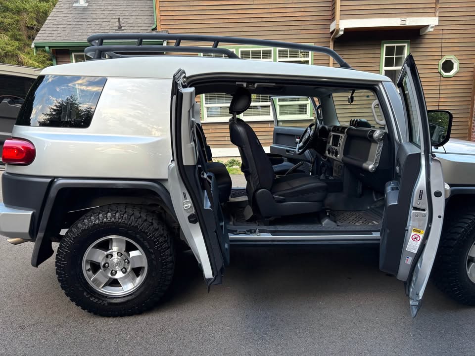 2008 Toyota FJ Cruiser in Gig Harbor, WA (photo 10) — photo 10