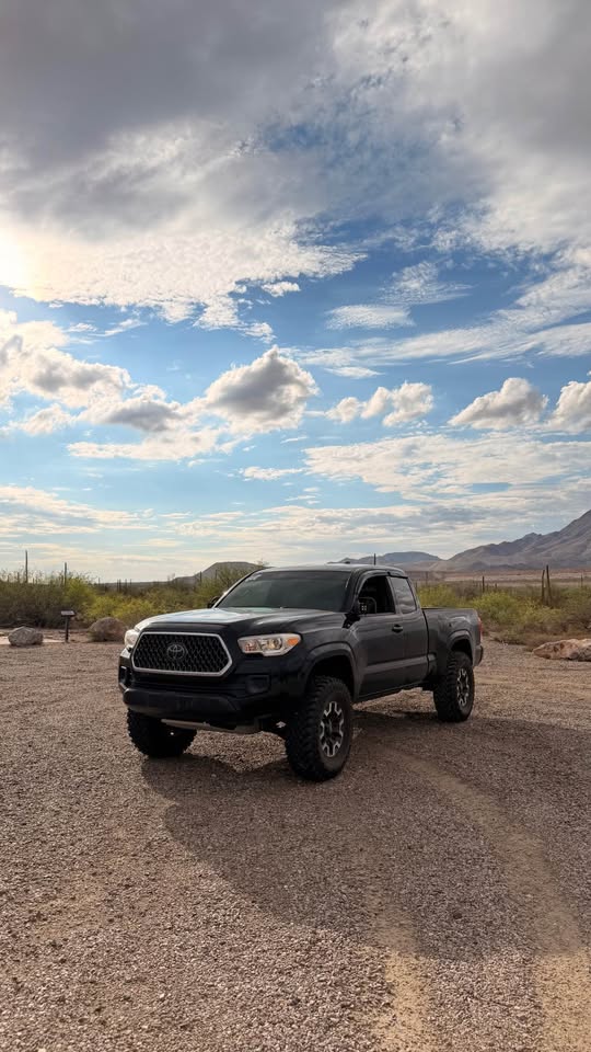 Toyota Tacoma — photo 3