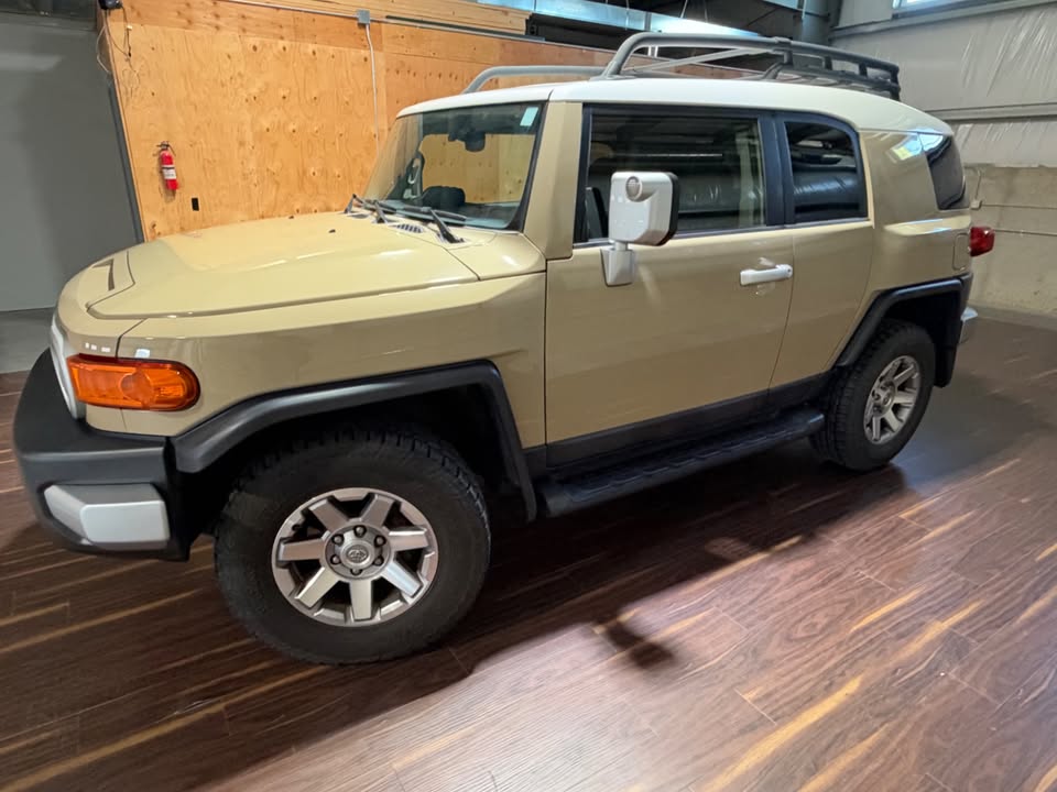 2014 Toyota FJ Cruiser in Windsor, CO (photo 11) — photo 11