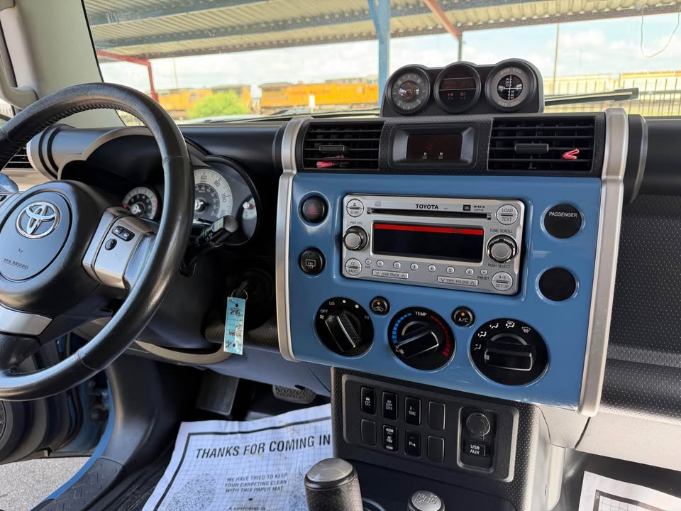 2012 Toyota FJ Cruiser · Sport Utility 2D in Windcrest, TX (photo 6) — photo 6