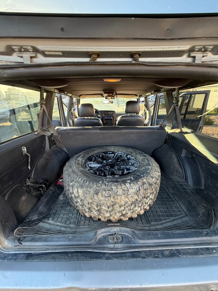 2000 Jeep Cherokee · Limited Sport Utility 4D in Santee, CA (photo 8)