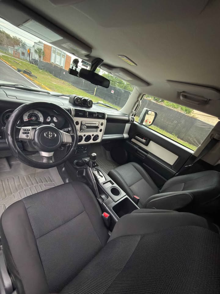 2010 Toyota FJ Cruiser · Sport Utility 2D in Orlando, FL (photo 7) — photo 7
