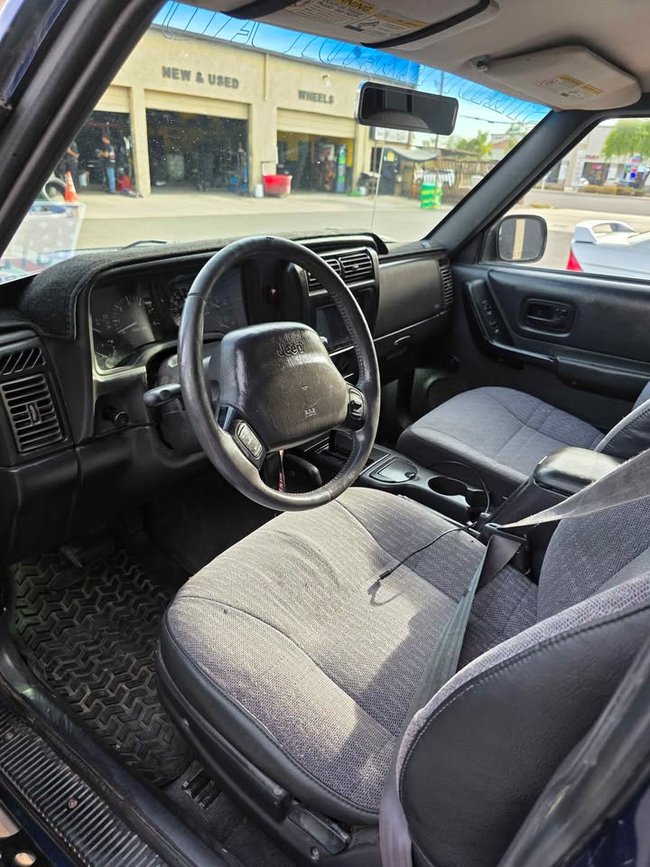 2001 Jeep Cherokee in Phoenix, AZ (photo 12) — photo 12