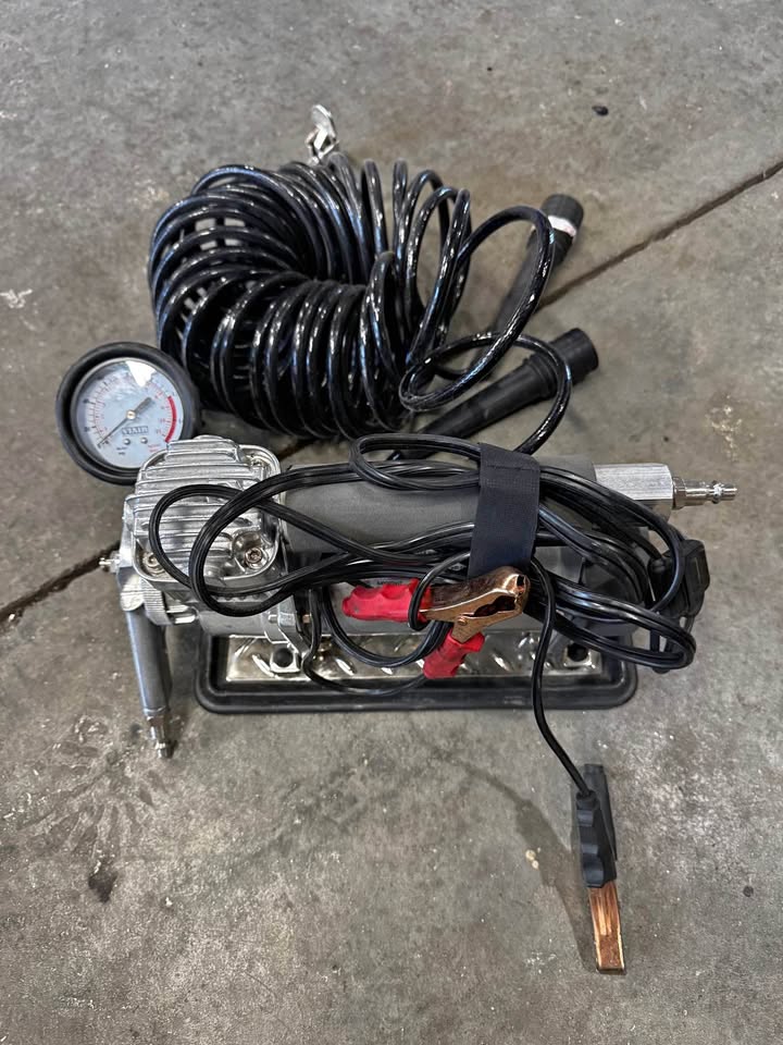 VIAIR 400P Automatic Portable Compressor in Denver, CO (photo 1)
