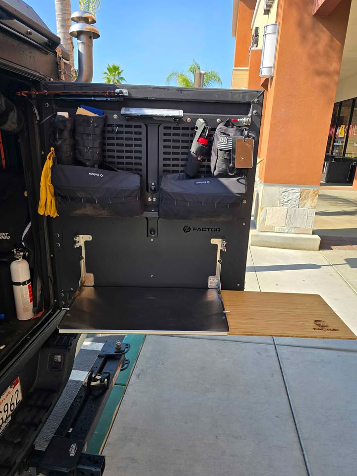 Alu-Cab Canopy Camper in Irvine, CA (photo 7) — photo 7