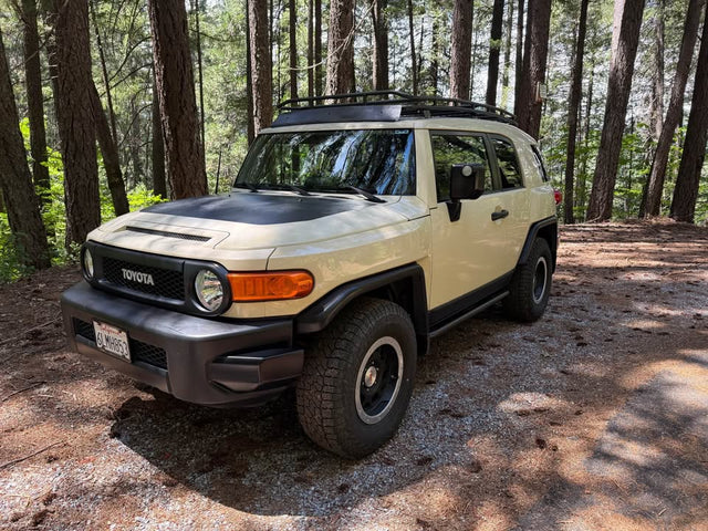 2010 Toyota FJ Cruiser · Trail Teams Special Edition — photo 2