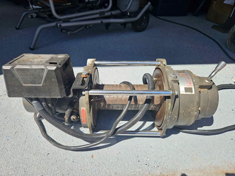 Warn M12000 Winch (photo 2) — photo 2