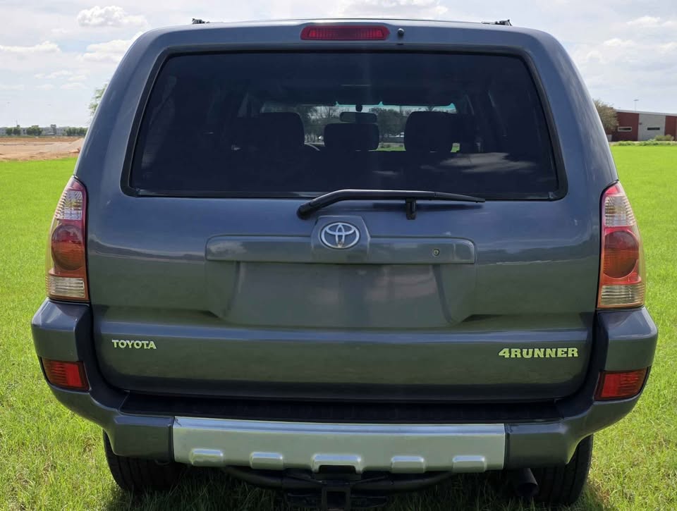 2004 Toyota 4Runner · SR5 Premium Sport Utility 4D in Tempe, AZ (photo 4)