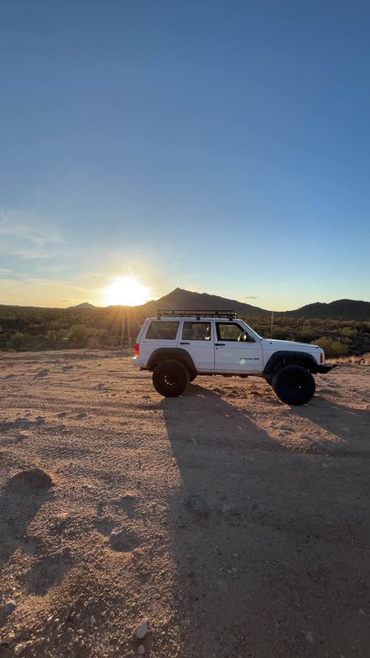 2001 Jeep Cherokee · Classic Sport Utility 4D (photo 8) — photo 8