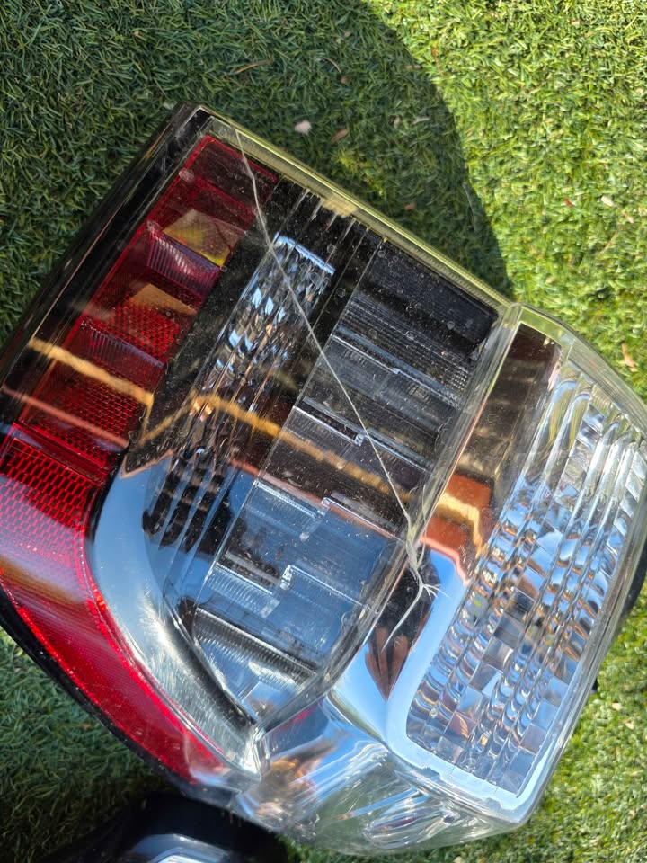 Toyota 4Runner Tail Lights in Tucson, AZ (photo 2)