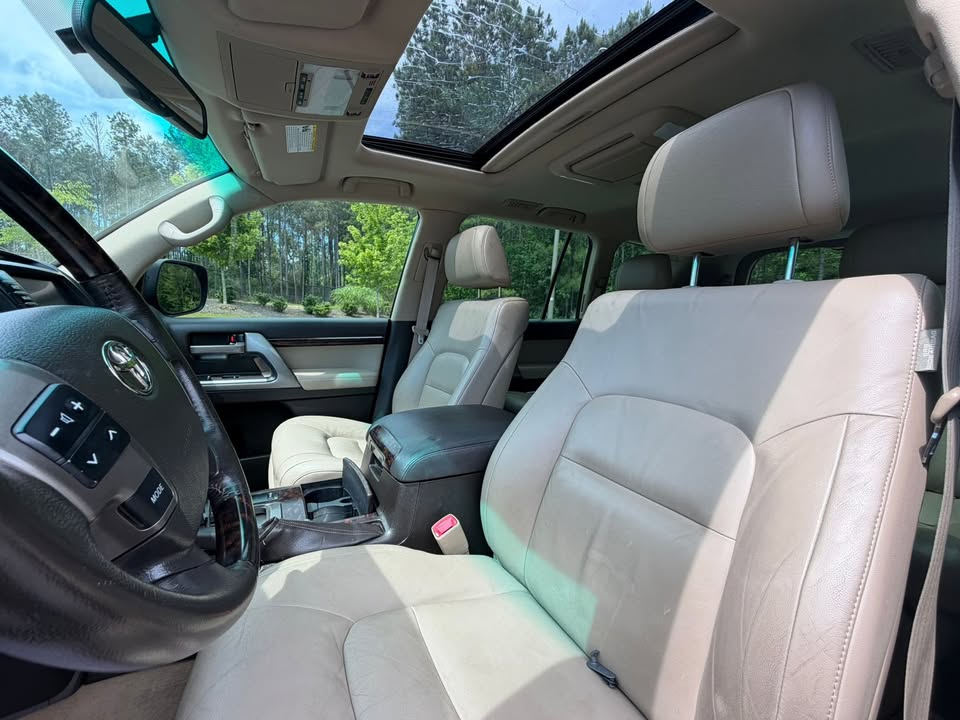 2008 Toyota Land Cruiser 4WD • Only 140K Miles • Rare Find (photo 8) — photo 8