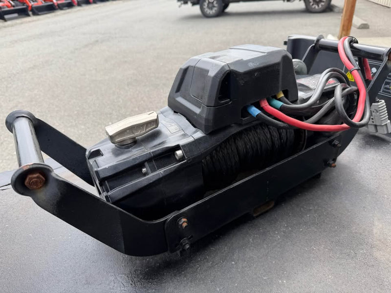 Warn VR10 Evo 10K Winch w/Synthetic Rope in Tumwater, WA (photo 5) — photo 5