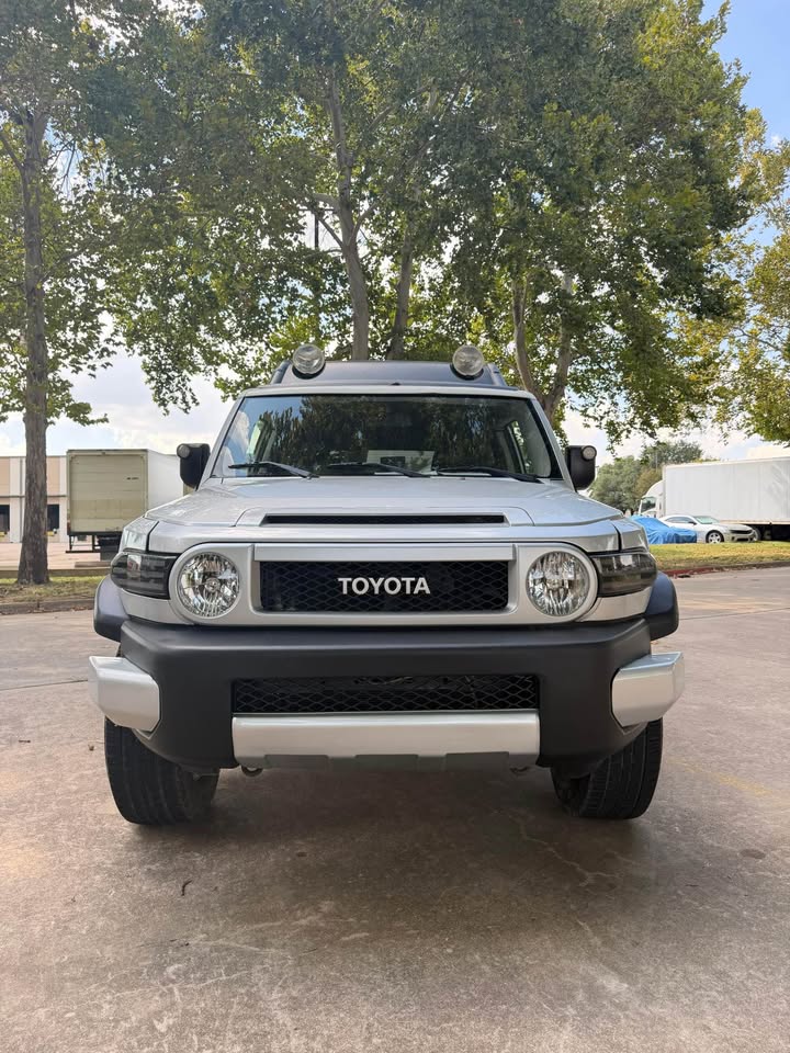 2008 Toyota FJ Cruiser in Austin, TX (photo 2) — photo 2