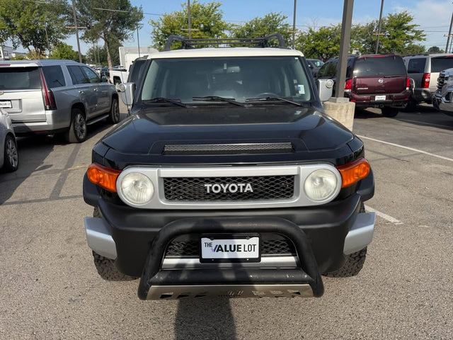 2012 Toyota FJ Cruiser — photo 2