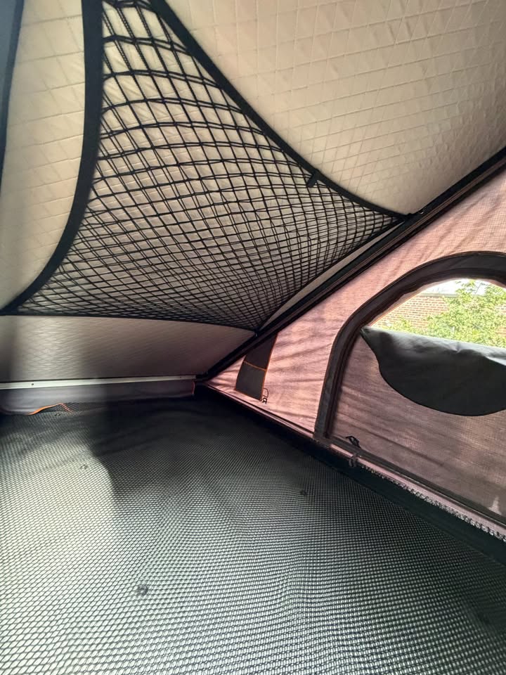 Roofnest Falcon Rooftop Tent in Astoria, NY (photo 5) — photo 5