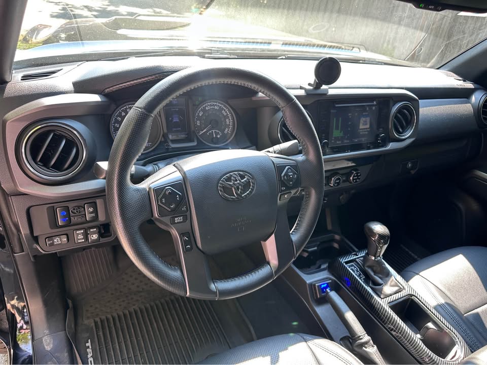 2017 Toyota Tacoma Double Cab · TRD Sport Pickup 4D 5 ft (photo 12) — photo 12