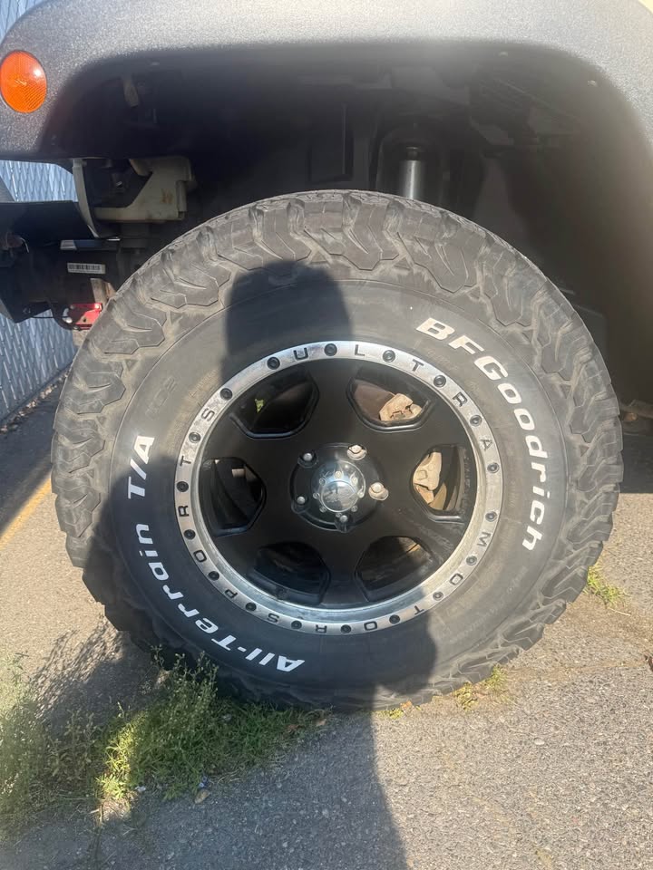 Wheels and tires (5) off Jeep Wrangler in Spokane Valley, WA (photo 5)