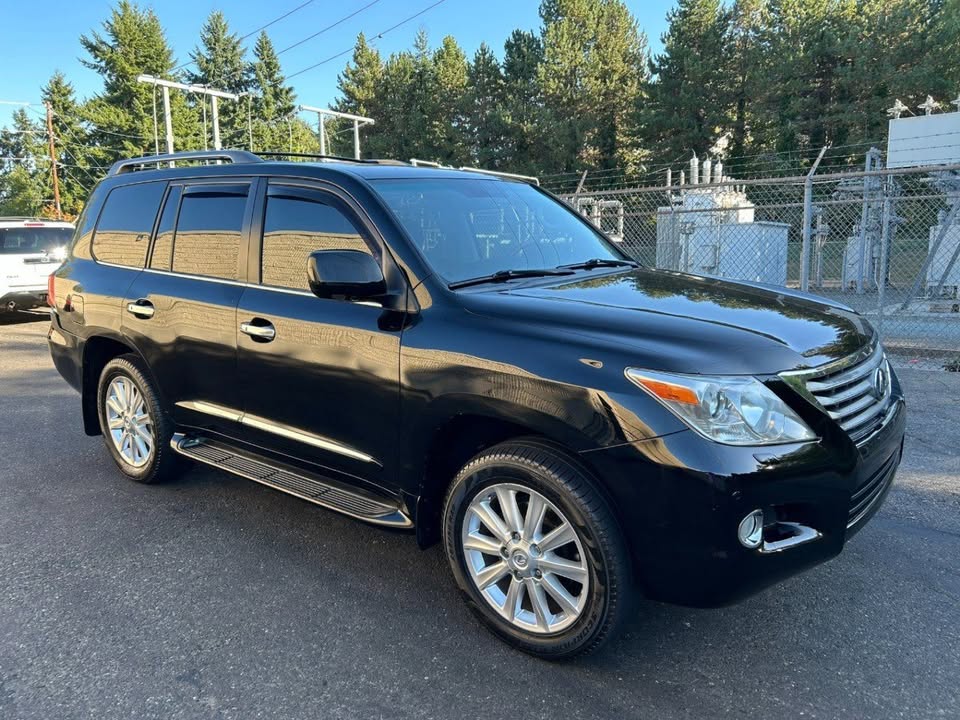 2009 Lexus LX 570 Sport Utility (photo 3) — photo 3