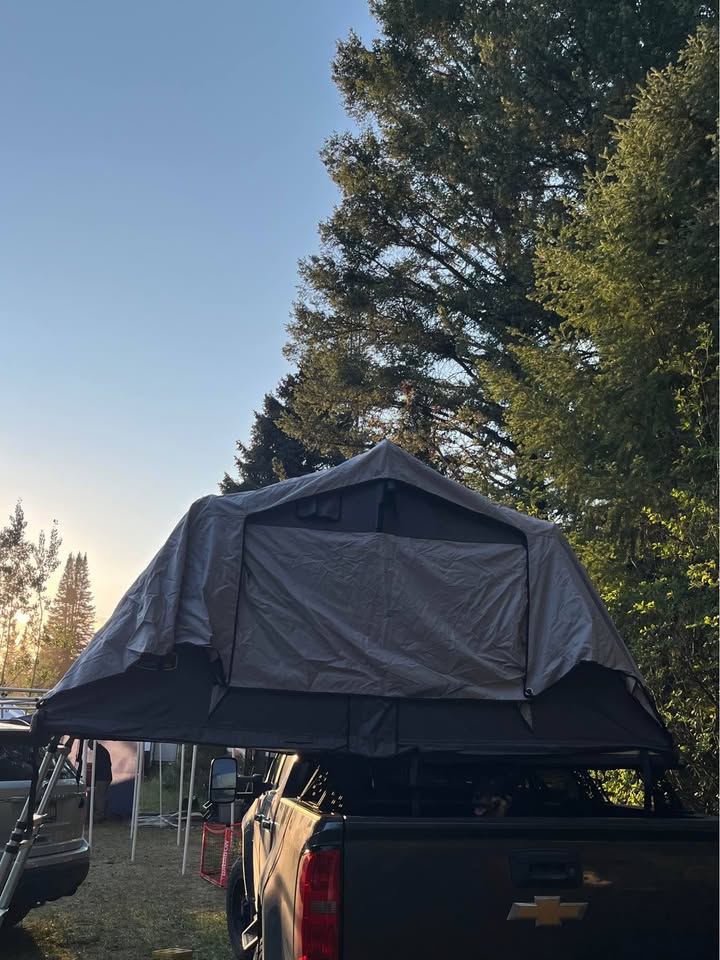 Smittybilt Overlander Roof Top Tent (photo 7) — photo 7
