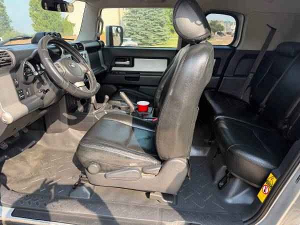 2007 Toyota FJ Cruiser · Sport Utility 2D (photo 4) — photo 4
