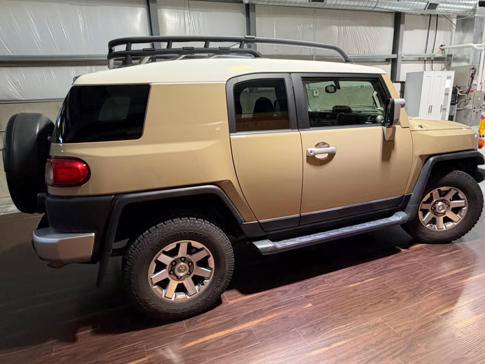 2014 Toyota FJ Cruiser in Windsor, CO (photo 6) — photo 6