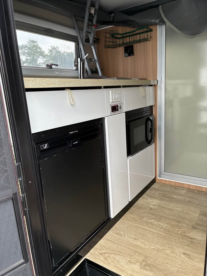 2022 Black Series HQ12, UNIQUE RV in Harrisburg, PA (photo 6)