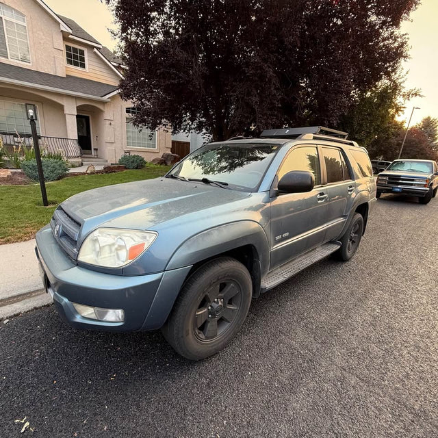 2004 Toyota 4Runner · SR5 Sport Utility 4D — photo 2