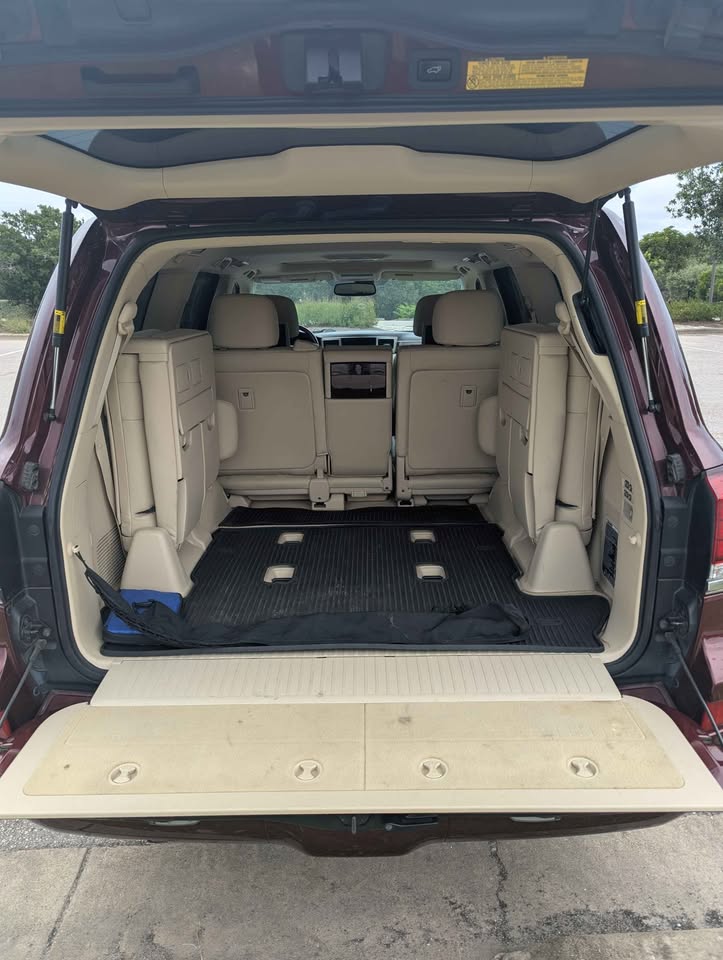 2013 Lexus LX 570 in Austin, TX (photo 9) — photo 9