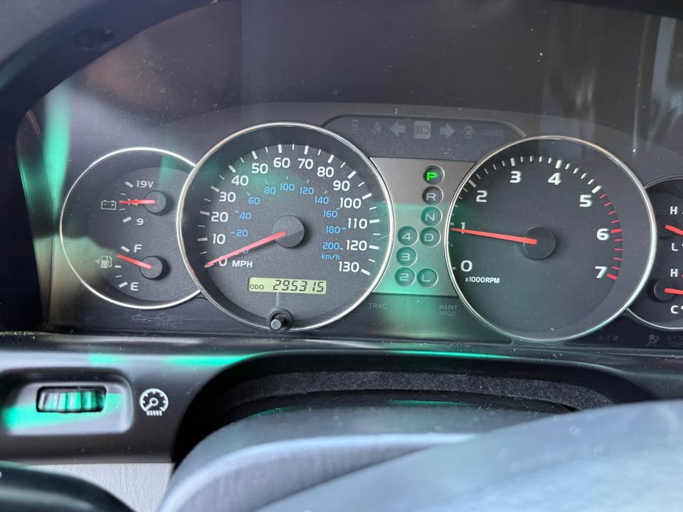 2003 Toyota Landcruiser · Sport Utility 4D (photo 11) — photo 11