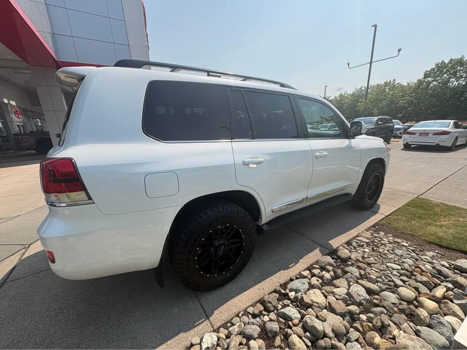 2017 Toyota Land Cruiser in Bellevue, WA (photo 6) — photo 6