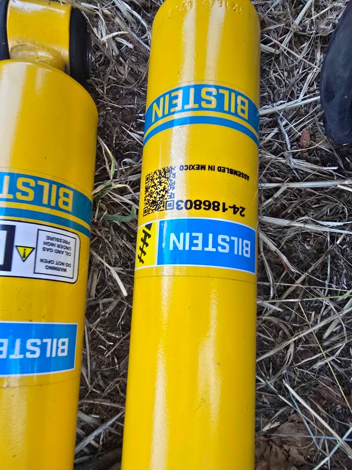 Bilstein Shocks Kit Jeep Grand Cherokee in Portland, OR (photo 2)